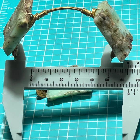 Bourbon & Bowties BB Gold Plated Wire Wrap Bangle Bracelet Green Natural Stone - Picture 7 of 11